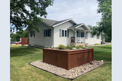 202 Riverview Court - Photo 1