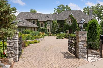 34 Kenwood Parkway, Saint Paul, MN 55105 - Photo 1