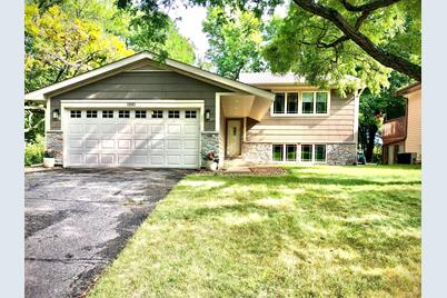 15001 Summerhill Drive, Eden Prairie, MN 55346 - Photo 1