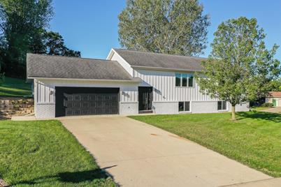 902 E 15th Street - Photo 1
