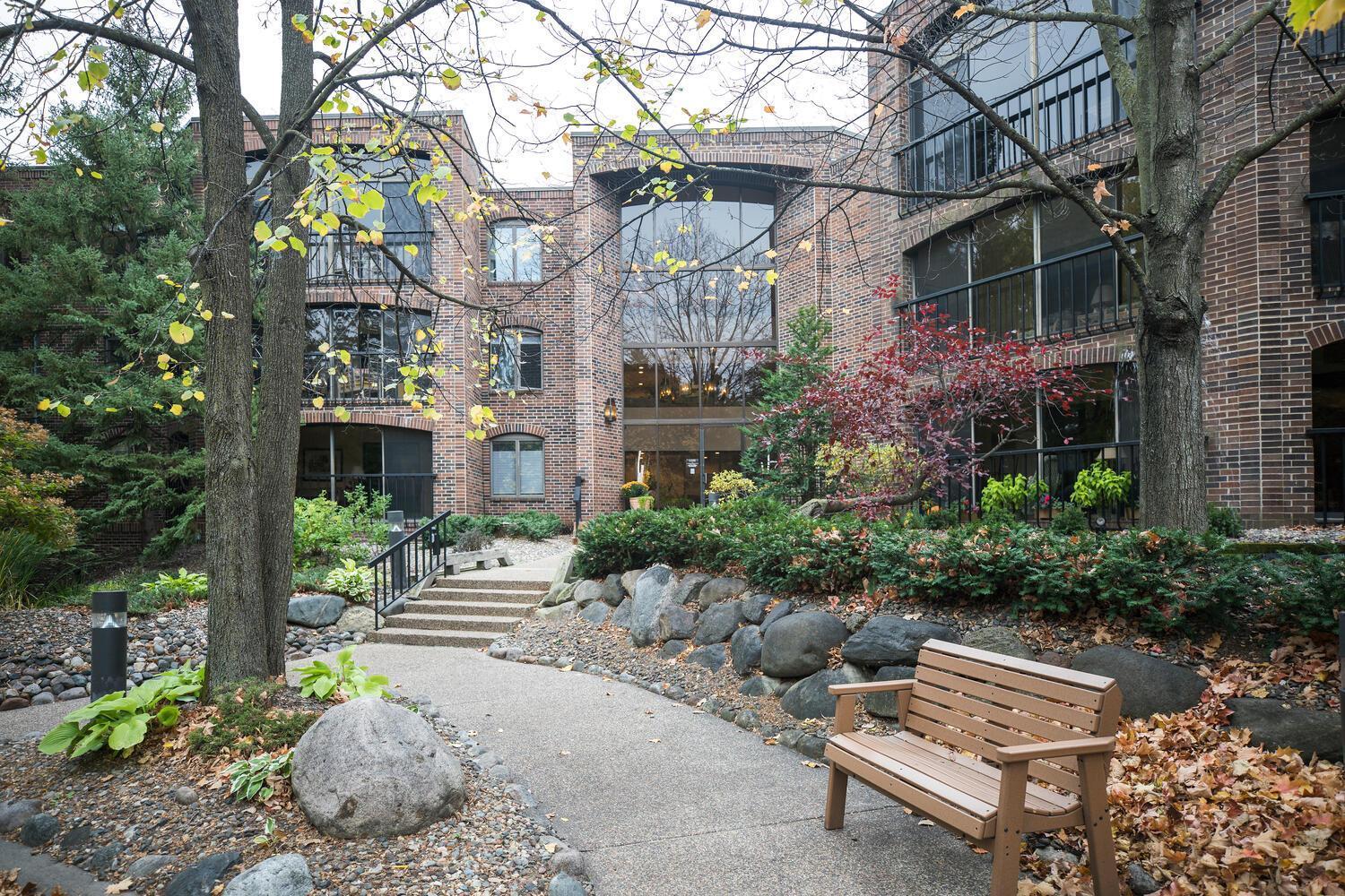 5501 Dewey Hill Rd 330, Edina, MN 55439 MLS 6108281 Coldwell Banker