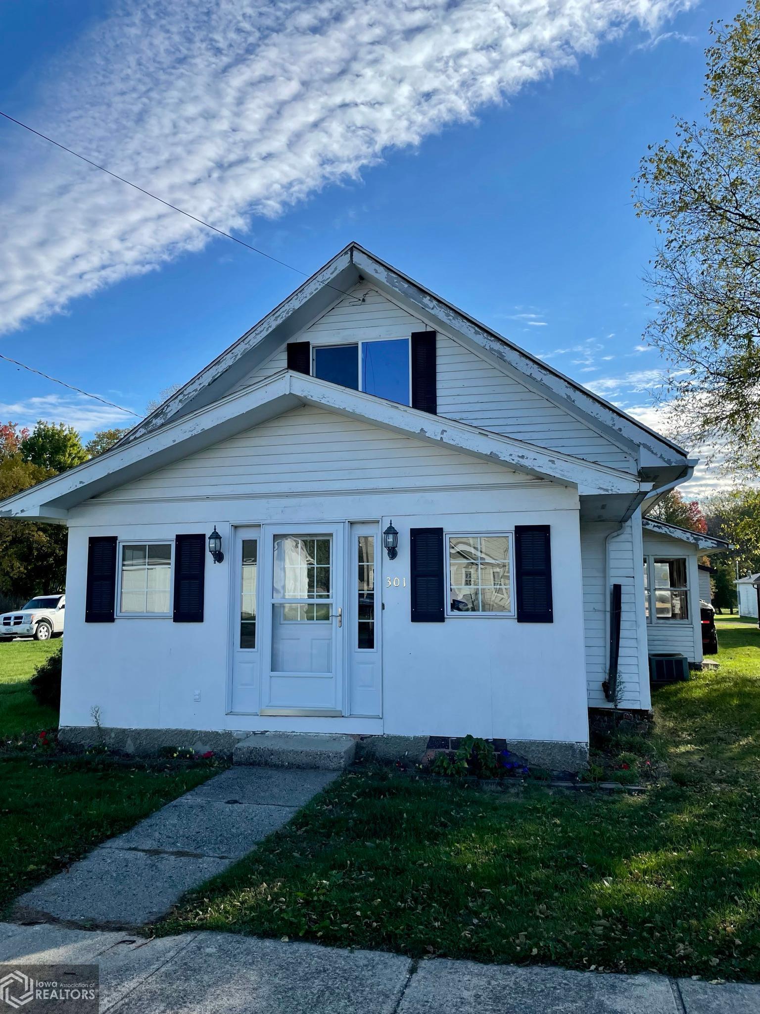 301 S Tracy St, Dows, IA 50071 MLS 6114750 Coldwell Banker