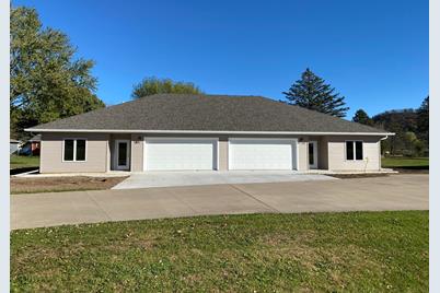 218 Thomas Drive - Photo 1