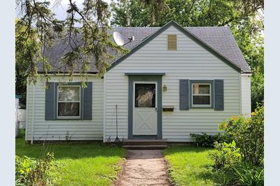 303 6th Avenue N - Photo 1