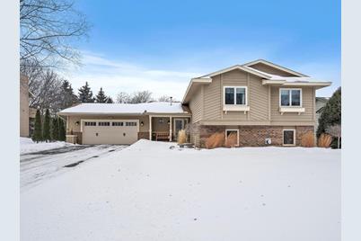 6829 Sunnyslope Drive N, Maple Grove, MN 55311 - Photo 1