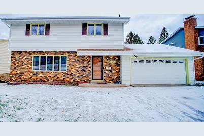 3212 Townview Avenue NE, Saint Anthony, MN 55418 - Photo 1