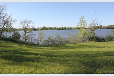 600 W Lake Street, Avoca, MN 56114 - Photo 1