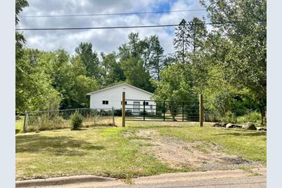 425 Division Street, Sandstone, MN 55072 - Photo 1