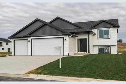 110 Fairway Street, Zumbrota, MN 55992 - Photo 1