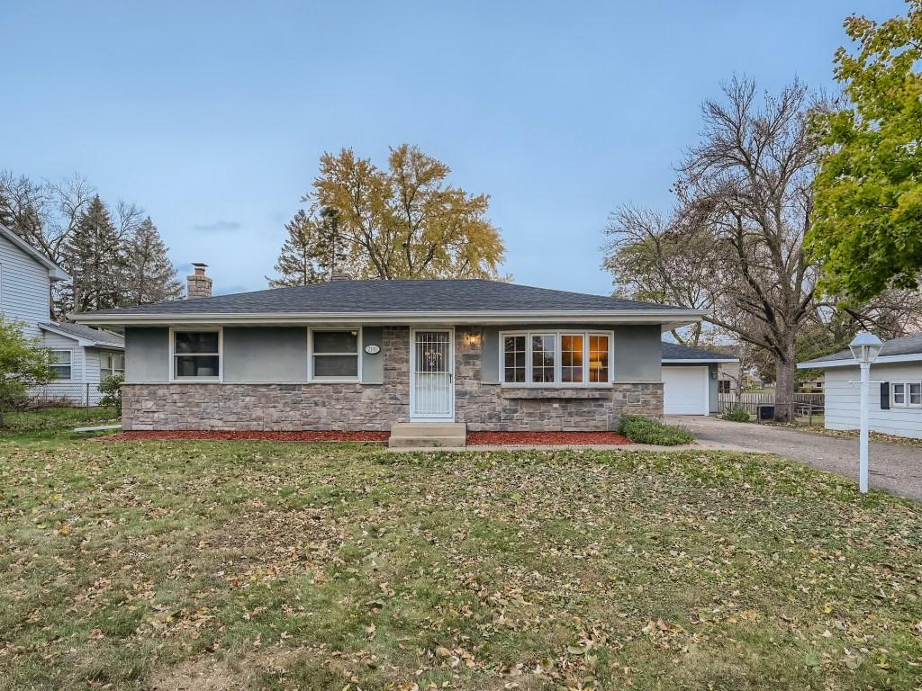 2141 Mapleview Ave, Maplewood, MN 55109 MLS 6274426 Coldwell Banker