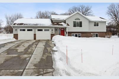 1404 Schooners End, Sauk Rapids, MN 56379 - Photo 1