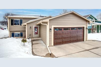 6709 110th Avenue N, Champlin, MN 55316 - Photo 1