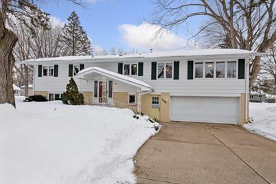 7603 Iroquois Street, Chanhassen, MN 55317 - Photo 1