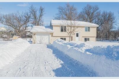 5912 Red Fox Run, North Branch, MN 55056 - Photo 1