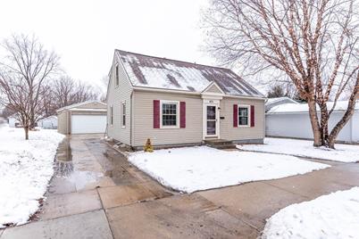 421 W Broadway Avenue, Saint Peter, MN 56082 - Photo 1