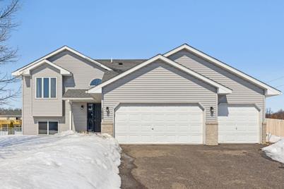 1698 10th Avenue SE, Cambridge, MN 55008 - Photo 1