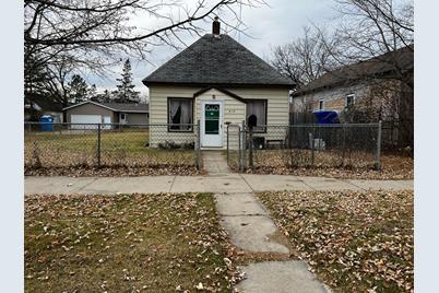 819 America Avenue NW, Bemidji, MN 56601 - Photo 1