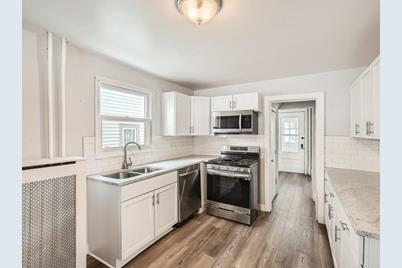 76 Front Avenue, Saint Paul, MN 55117 - Photo 1