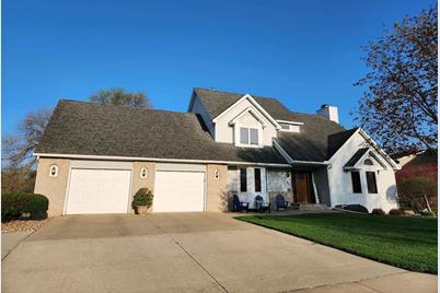 1900 3rd Avenue NW, Owatonna, MN 55060 - Photo 1