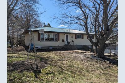 548 E 10th Street, Saint Charles, MN 55972 - Photo 1