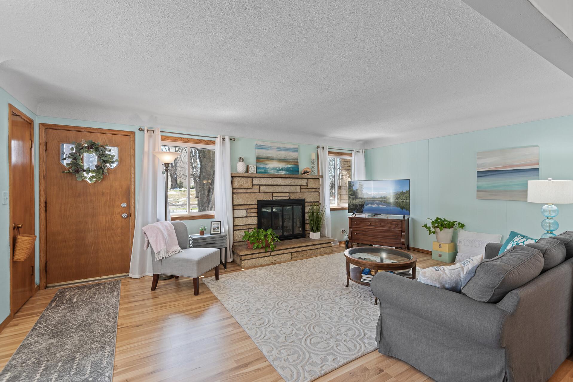 892 Hadley Ln N, Oakdale, MN 55128 MLS 6348684 Coldwell Banker