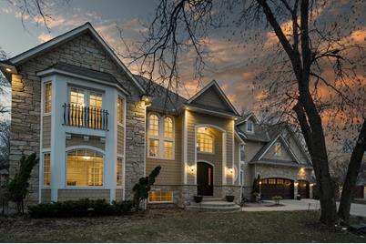 5501 Woodcrest Drive, Edina, MN 55424 - Photo 1