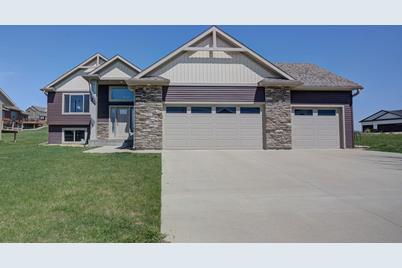 952 Golfview Avenue, Zumbrota, MN 55992 - Photo 1