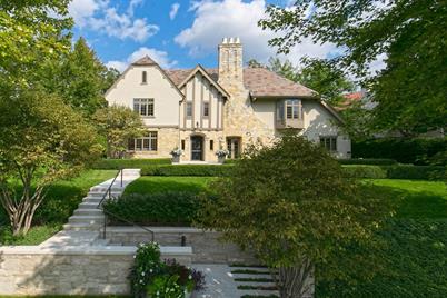 2619 E Lake Of The Isles Parkway, Minneapolis, MN 55408 - Photo 1