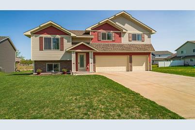 622 Horseshoe Lane, Braham, MN 55006 - Photo 1