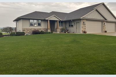 2316 9th Street W, Albert Lea, MN 56007 - Photo 1