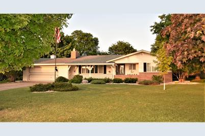 822 Dellwood Street S, Cambridge, MN 55008 - Photo 1