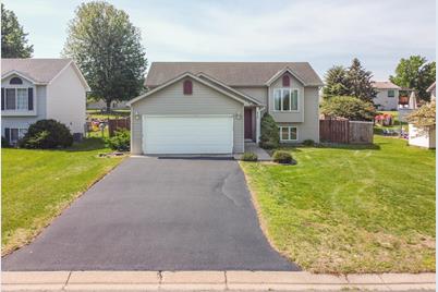 472 Orchard Parkway W, Shakopee, MN 55379 - Photo 1