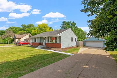 1060 County Road B W, Roseville, MN 55113 - Photo 1