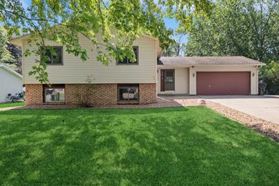 533 79th Avenue N, Brooklyn Park, MN 55444 - Photo 1