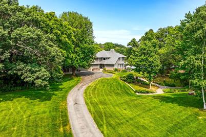 4 Fenlea Circle, Dellwood, MN 55110 - Photo 1