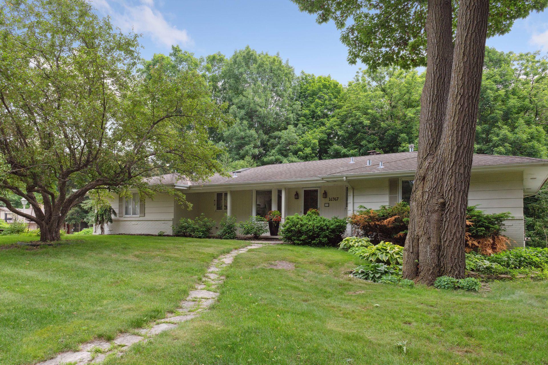16967 Chiltern Hills Rd, Minnetonka, MN 55345 - MLS 6387033 - Coldwell ...