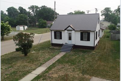 27 2nd Ave NW, Elbow Lake, MN 56531 - Photo 1