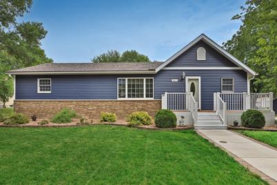 211 3rd Avenue N, Waldorf, MN 56091 - Photo 1