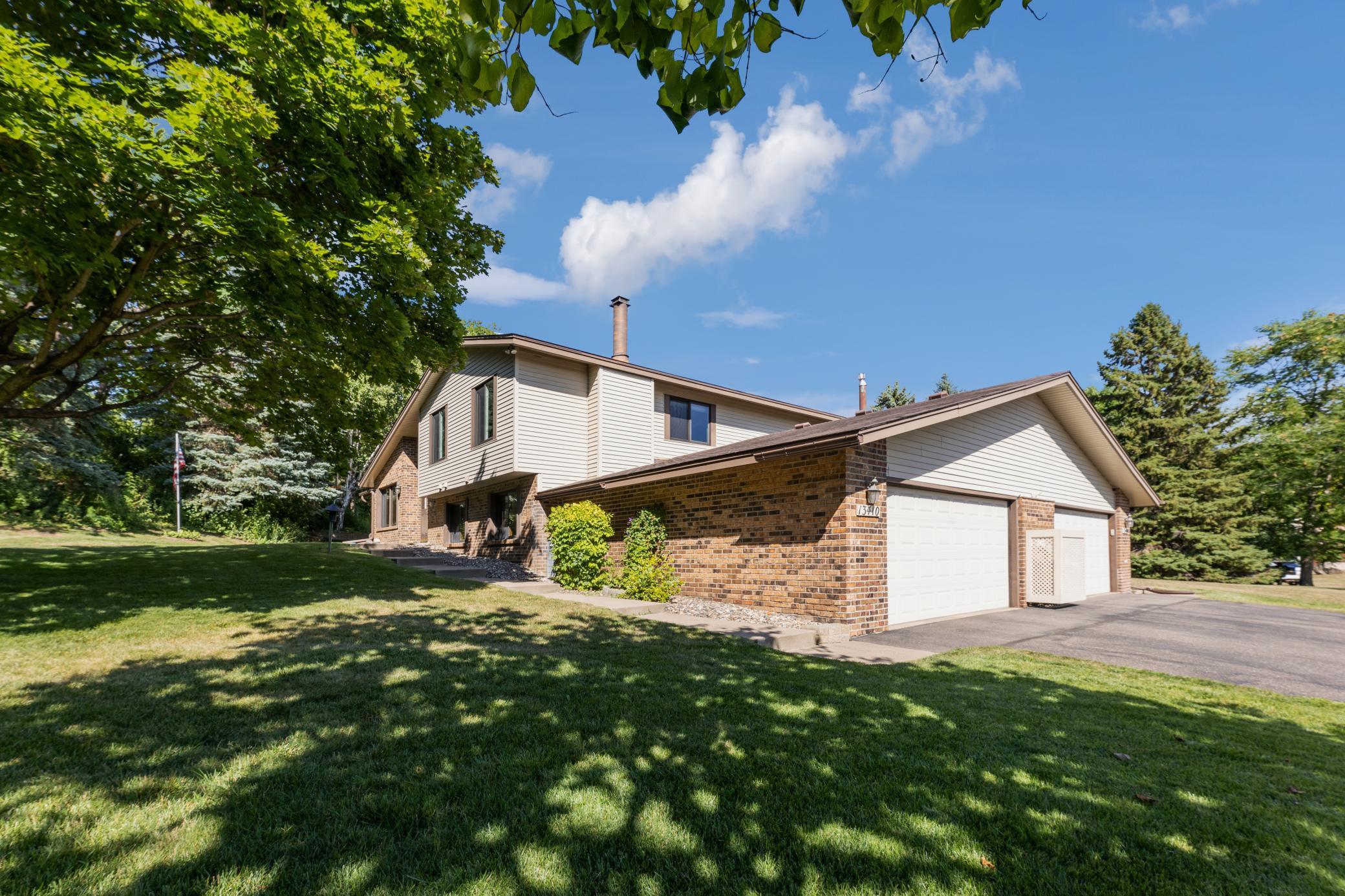 13410 Pepperwood Cir, MN 55305 MLS 6396113 Coldwell Banker