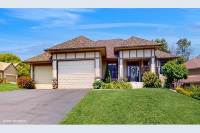 3 Echo Lake Boulevard, Mahtomedi, MN 55115 - Photo 1