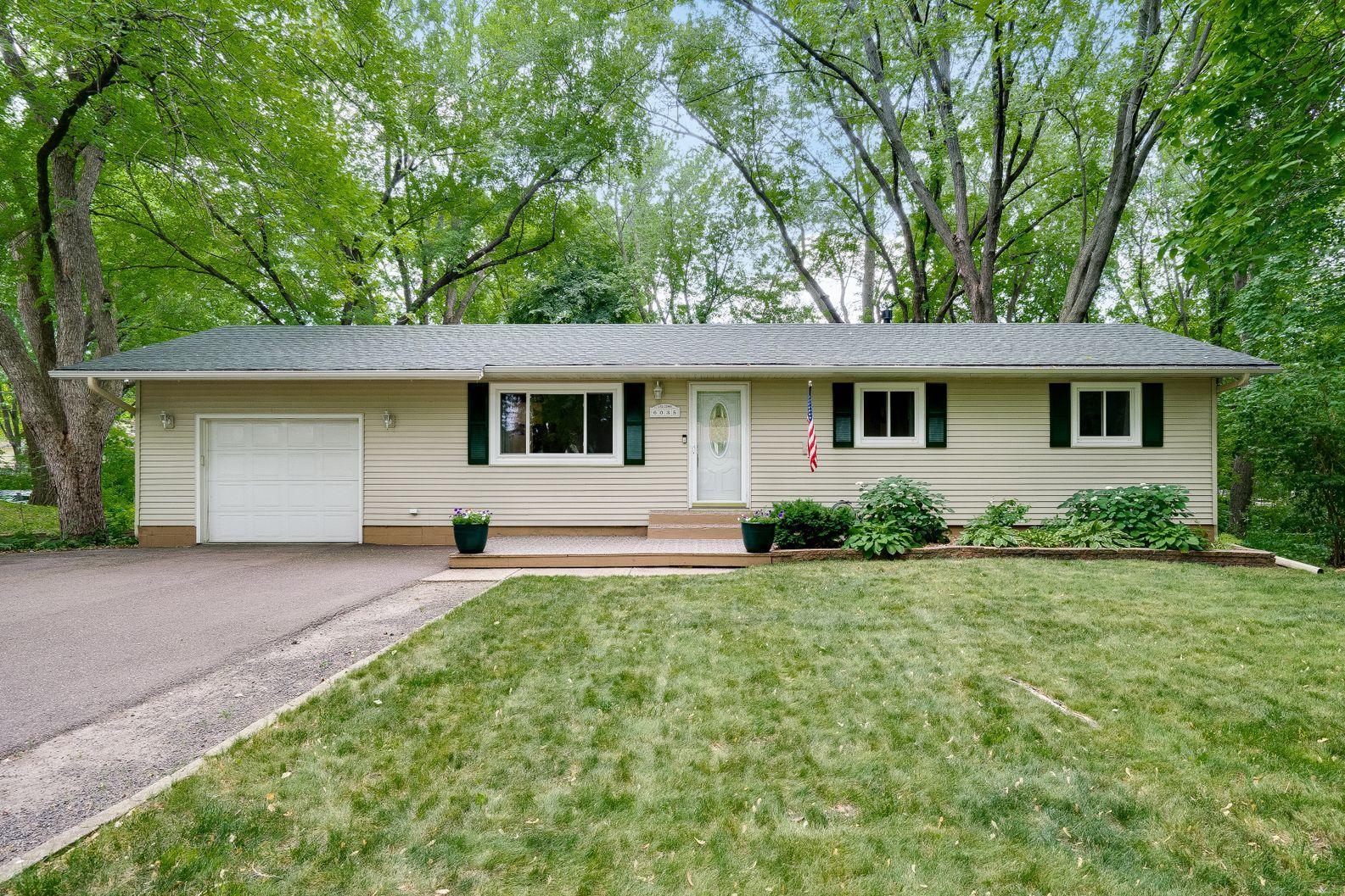 6035 52nd St N, Oakdale, MN 55128 MLS 6406051 Coldwell Banker