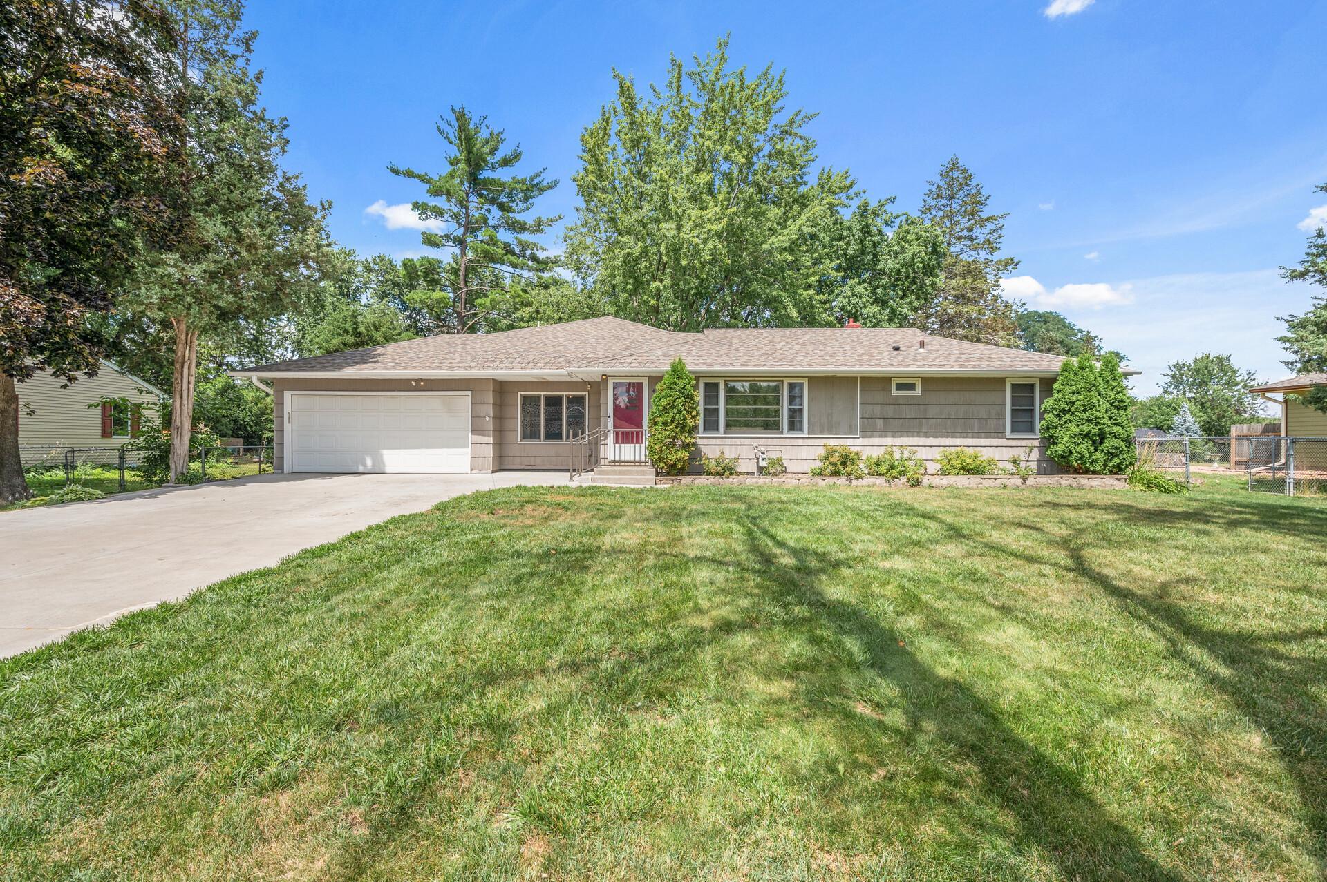 425 Laurie Rd E, Maplewood, MN 55117 MLS 6407862 Coldwell Banker