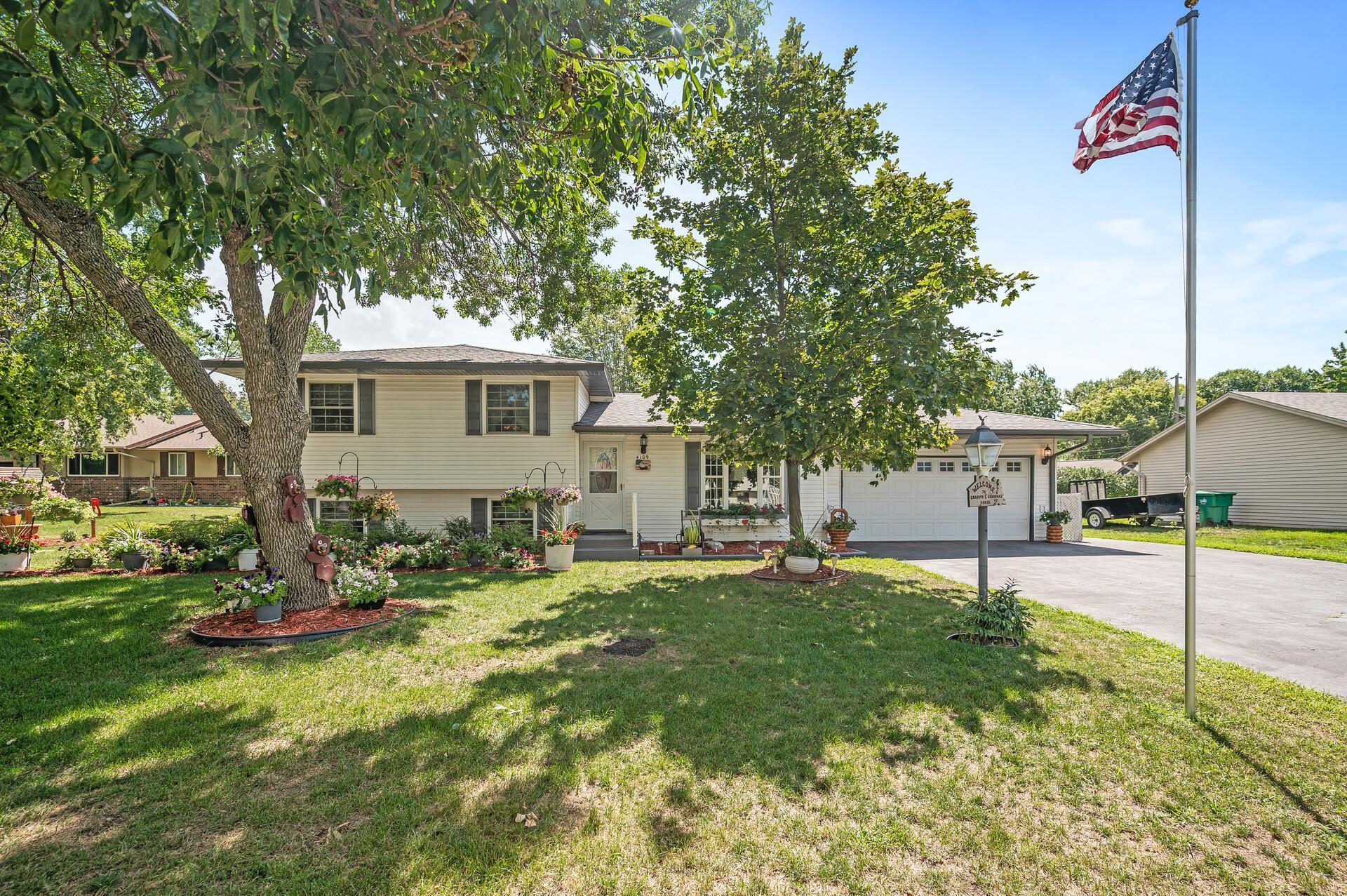 4109 82nd Ave N, Brooklyn Park, MN 55443 MLS 6416768 Coldwell Banker