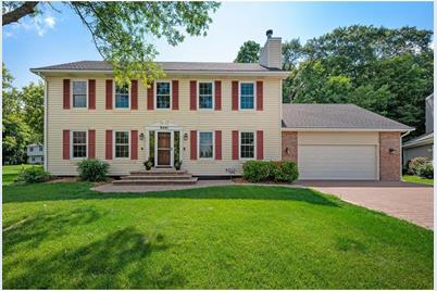 8401 Vagabond Court N, Maple Grove, MN 55311 - Photo 1