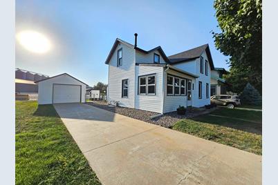 1330 Richland Avenue, Saint Charles, MN 55972 - Photo 1