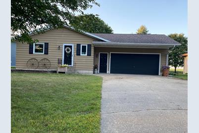 162 10th Street SE, Wells, MN 56097 - Photo 1