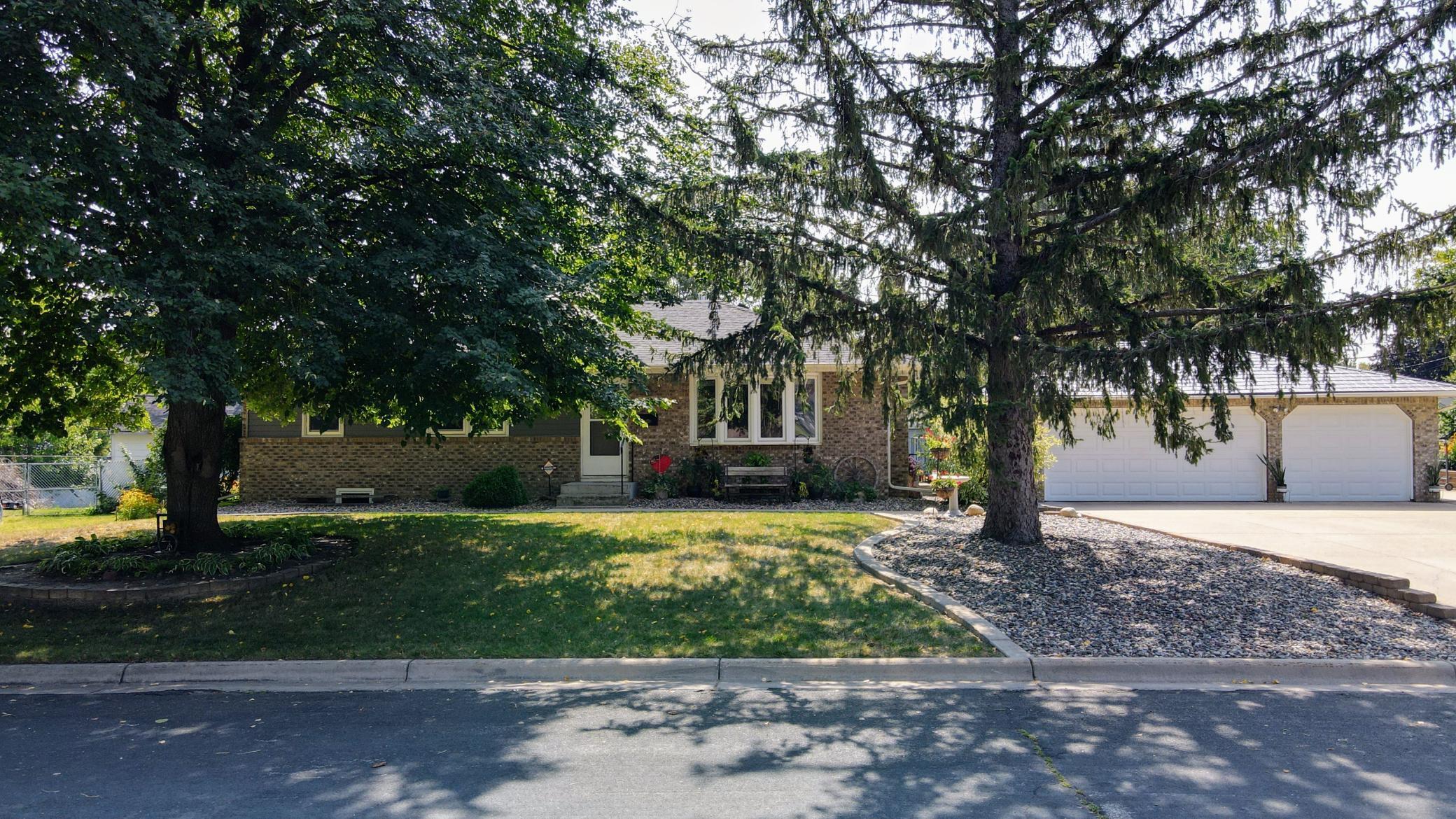 3326 74th St E, Inver Grove Heights, MN 55076 MLS 6427422 Coldwell