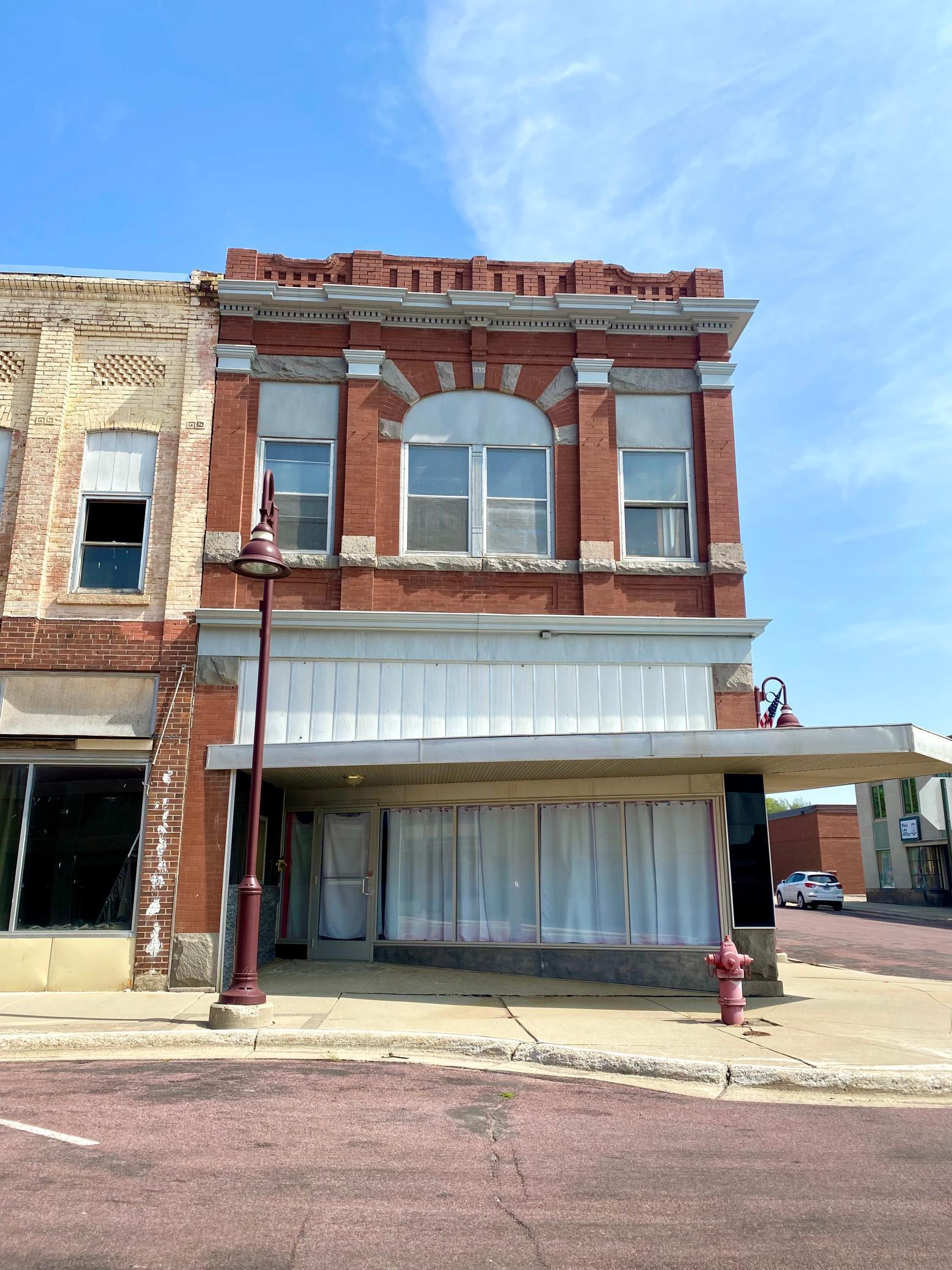 241 S Washington St, Redwood Falls, MN 56283 MLS 6427590 Coldwell