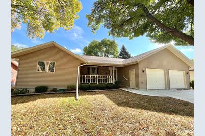 713 Nuese Lane, Marshall, MN 56258 - Photo 1