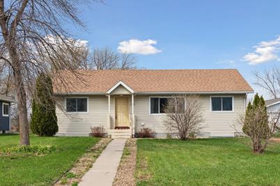 1226 Baldwin Avenue N, Glencoe, MN 55336 - Photo 1